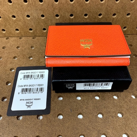 MCM Women's 2 Fold Card Wallet Snap Closure - Picture 3 of 8